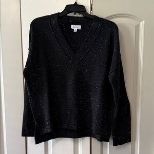 Evereve Black Speckled V-Neck Sweater